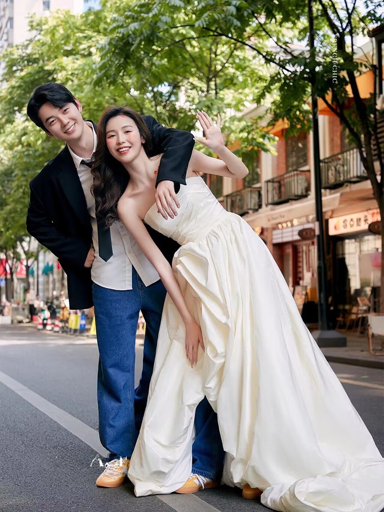 Street Fashion Photography - Tenue de studio créative et populaire