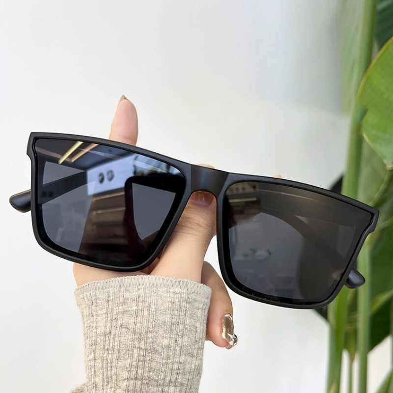 Lunettes belles et à la mode a - Street Fashion Photography avis et prix