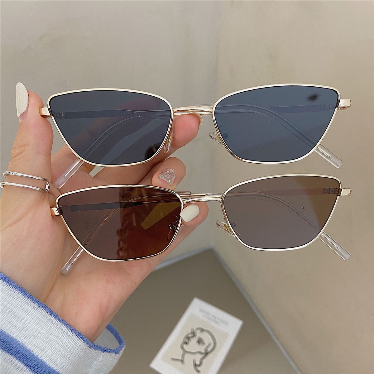 Lunettes de soleil en métal en - Street Fashion Photography avis et prix
