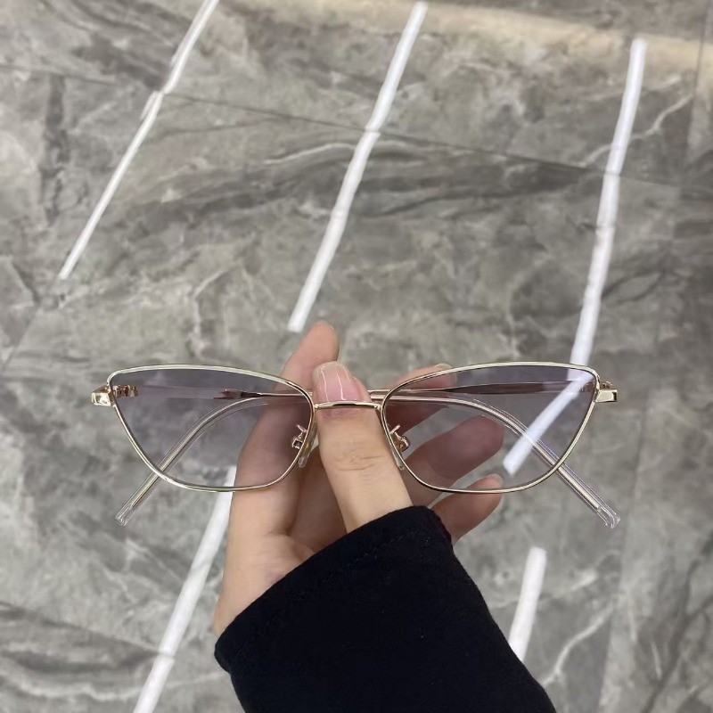 Lunettes de soleil en métal en - Street Fashion Photography avis et prix